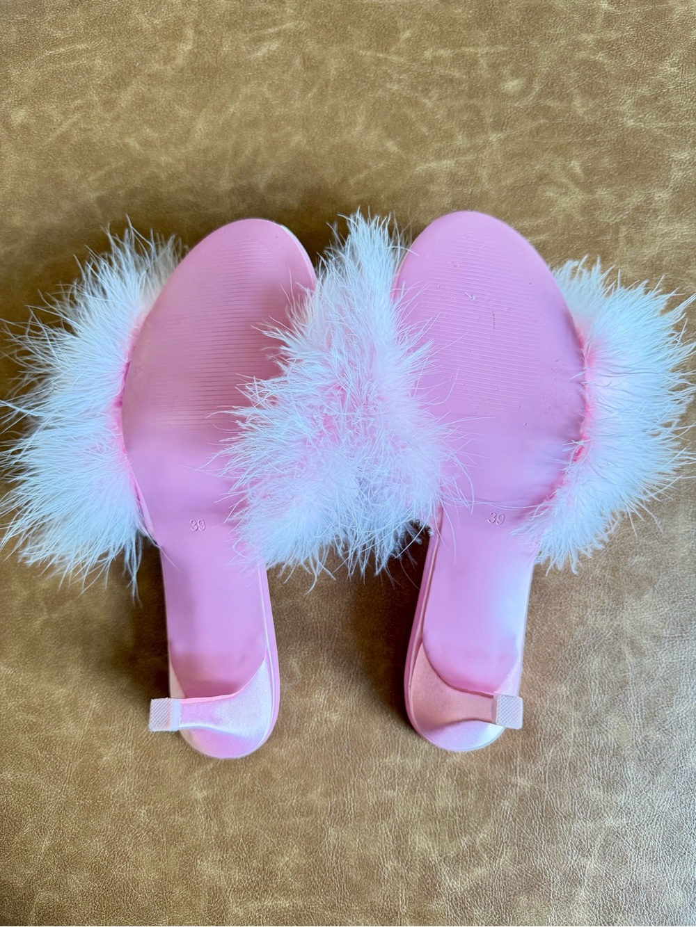 SKIMS Feather Kitten Heel Cherry Blossom - Picture 3 of 12